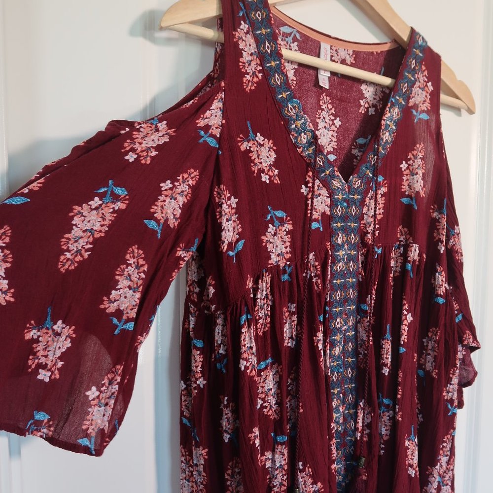 V Neck Open Shoulder Flowy Floral 3/4 Sleeve Top